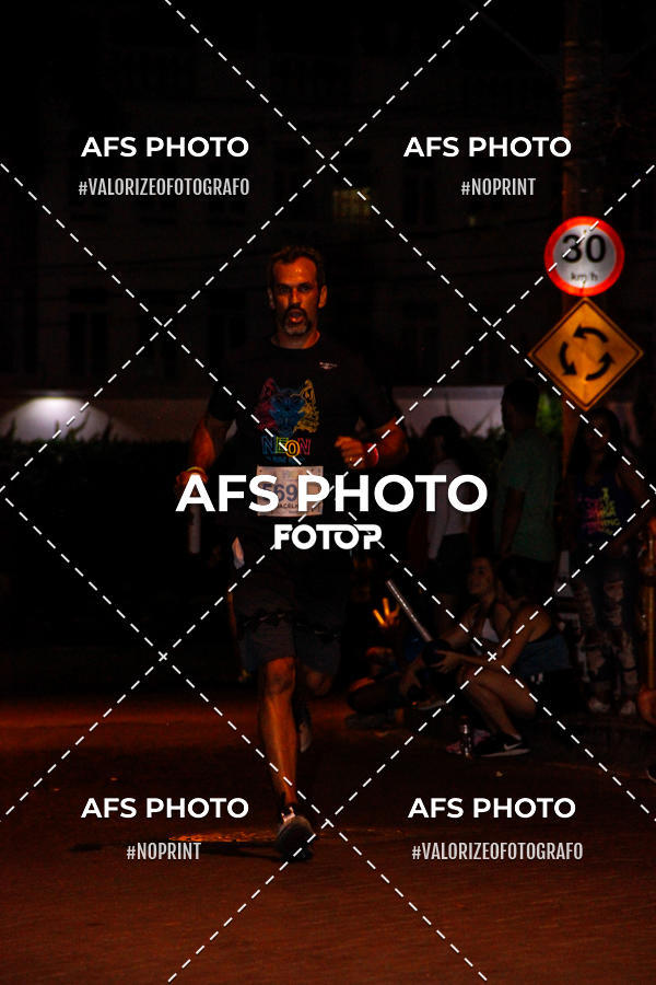 Achetez vos photos de l'vnementNeon Night Run 2019 - Belo Horizonte sur Fotop