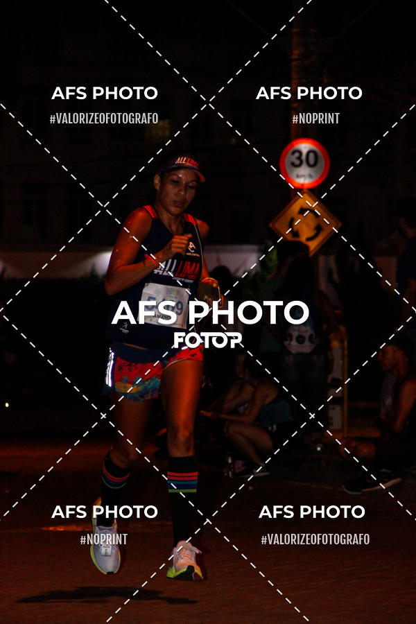 Achetez vos photos de l'vnementNeon Night Run 2019 - Belo Horizonte sur Fotop