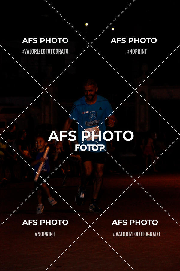 Achetez vos photos de l'vnementNeon Night Run 2019 - Belo Horizonte sur Fotop