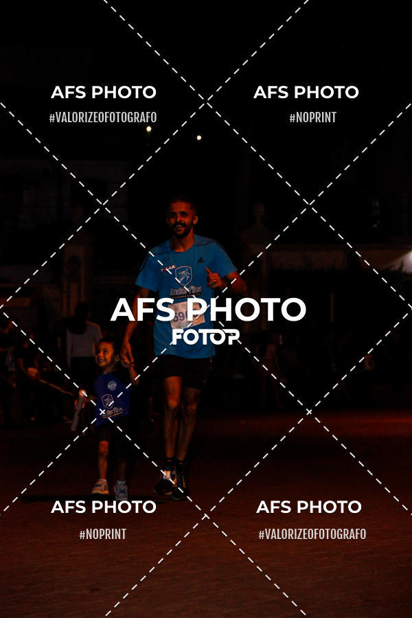 Achetez vos photos de l'vnementNeon Night Run 2019 - Belo Horizonte sur Fotop