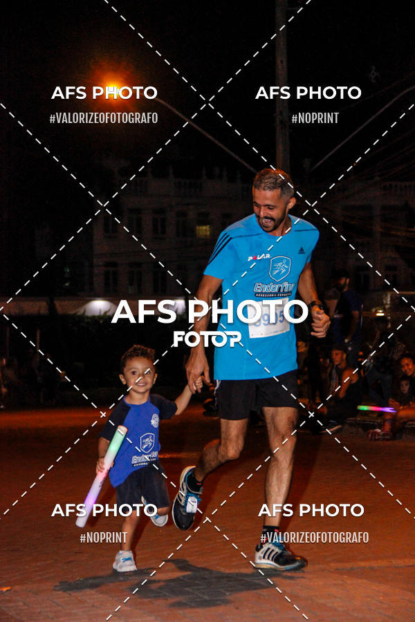 Achetez vos photos de l'vnementNeon Night Run 2019 - Belo Horizonte sur Fotop