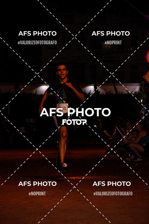 Achetez vos photos de l'vnementNeon Night Run 2019 - Belo Horizonte sur Fotop