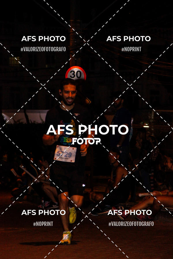 Achetez vos photos de l'vnementNeon Night Run 2019 - Belo Horizonte sur Fotop