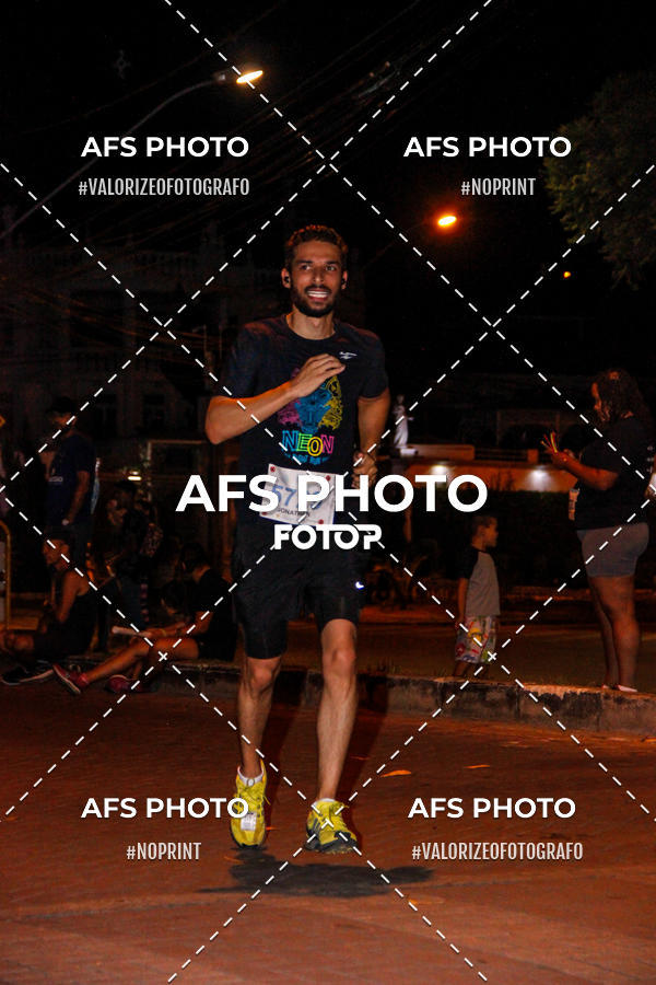 Achetez vos photos de l'vnementNeon Night Run 2019 - Belo Horizonte sur Fotop