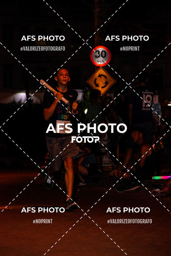 Achetez vos photos de l'vnementNeon Night Run 2019 - Belo Horizonte sur Fotop