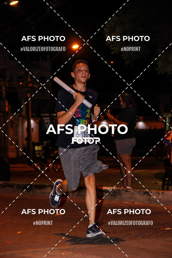 Achetez vos photos de l'vnementNeon Night Run 2019 - Belo Horizonte sur Fotop