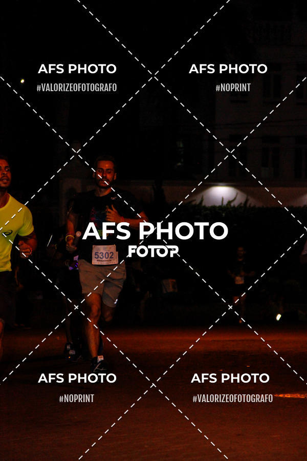 Achetez vos photos de l'vnementNeon Night Run 2019 - Belo Horizonte sur Fotop