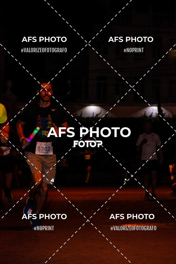 Achetez vos photos de l'vnementNeon Night Run 2019 - Belo Horizonte sur Fotop