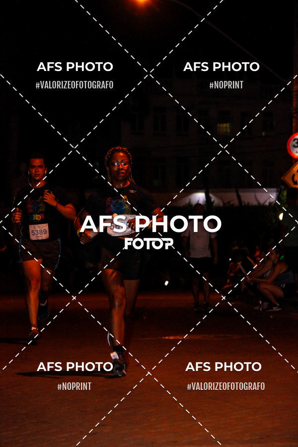 Achetez vos photos de l'vnementNeon Night Run 2019 - Belo Horizonte sur Fotop