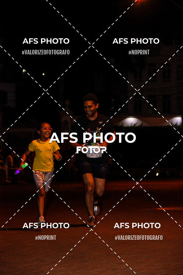 Achetez vos photos de l'vnementNeon Night Run 2019 - Belo Horizonte sur Fotop
