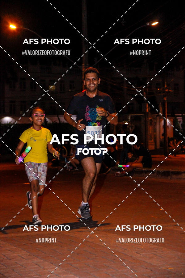 Achetez vos photos de l'vnementNeon Night Run 2019 - Belo Horizonte sur Fotop
