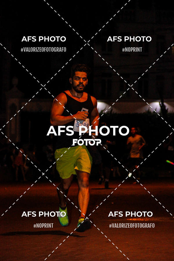 Achetez vos photos de l'vnementNeon Night Run 2019 - Belo Horizonte sur Fotop