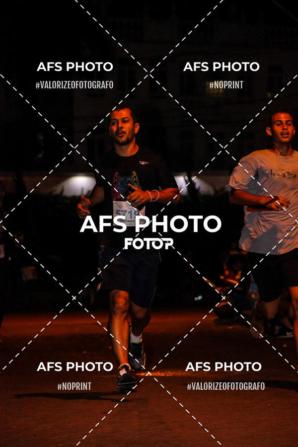 Achetez vos photos de l'vnementNeon Night Run 2019 - Belo Horizonte sur Fotop