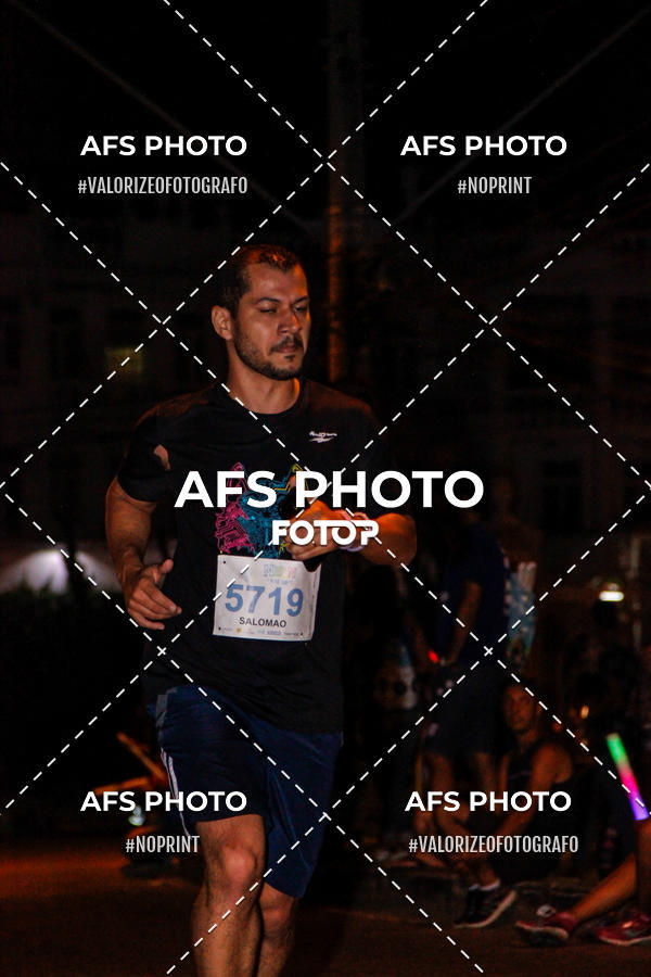 Achetez vos photos de l'vnementNeon Night Run 2019 - Belo Horizonte sur Fotop
