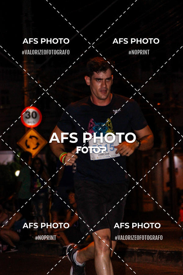 Achetez vos photos de l'vnementNeon Night Run 2019 - Belo Horizonte sur Fotop
