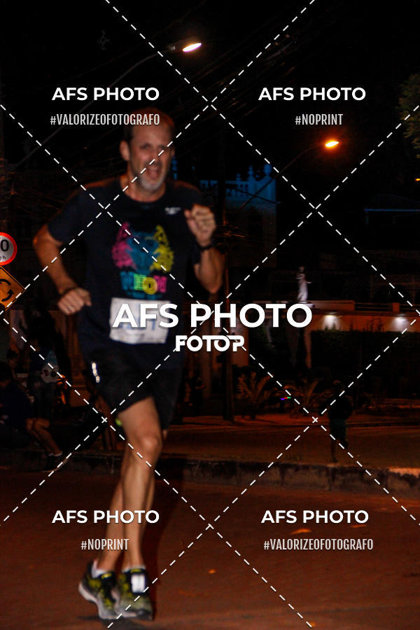 Compre as suas fotos do eventoNeon Night Run 2019 - Belo Horizonte no Fotop
