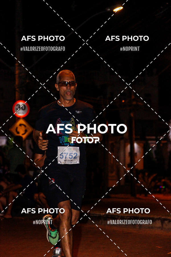 Buy your photos of the eventNeon Night Run 2019 - Belo Horizonte on Fotop
