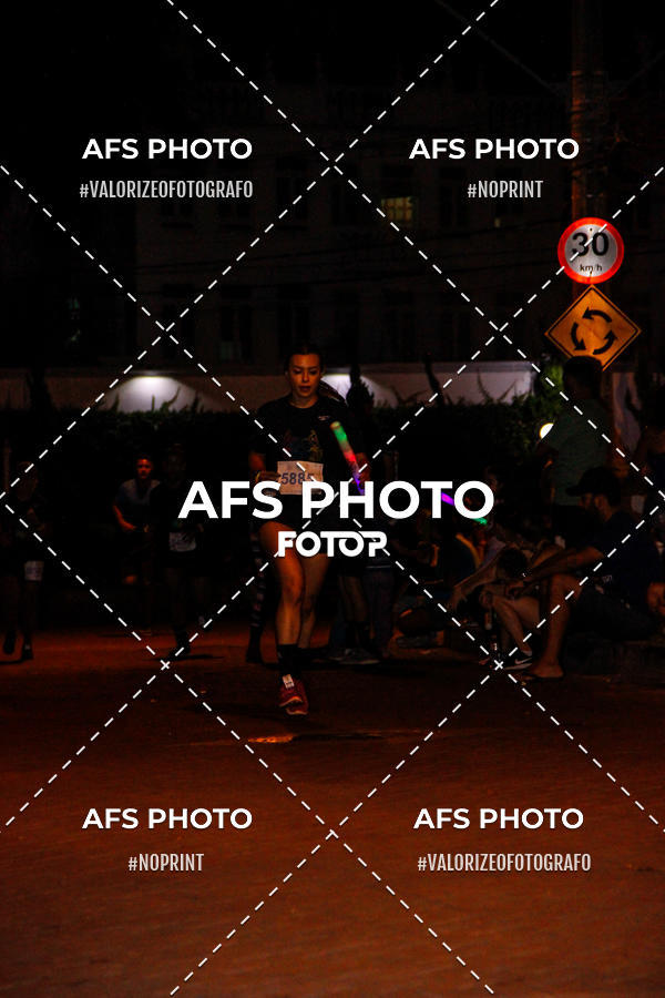 Buy your photos of the eventNeon Night Run 2019 - Belo Horizonte on Fotop