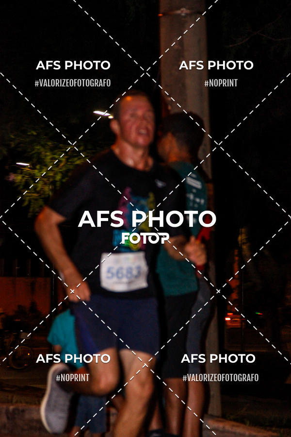 Buy your photos of the eventNeon Night Run 2019 - Belo Horizonte on Fotop
