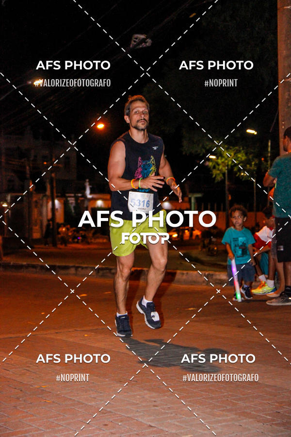 Buy your photos of the eventNeon Night Run 2019 - Belo Horizonte on Fotop