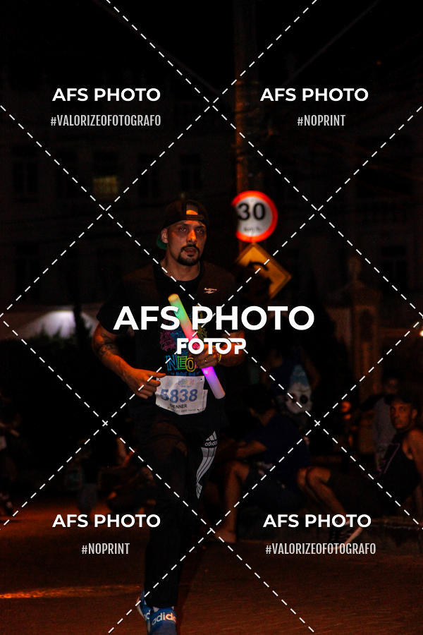 Buy your photos of the eventNeon Night Run 2019 - Belo Horizonte on Fotop