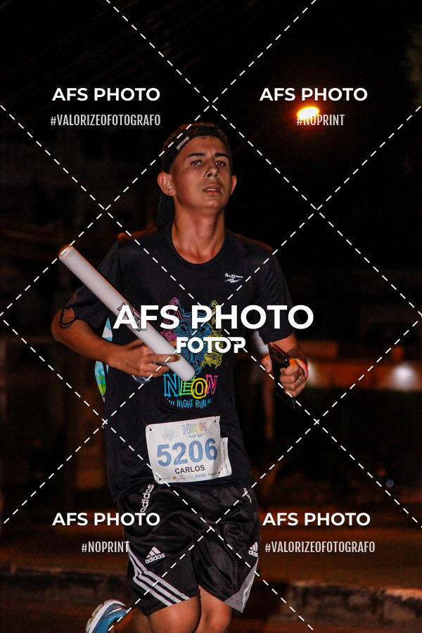 Buy your photos of the eventNeon Night Run 2019 - Belo Horizonte on Fotop