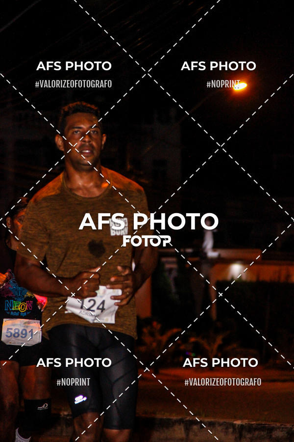 Buy your photos of the eventNeon Night Run 2019 - Belo Horizonte on Fotop