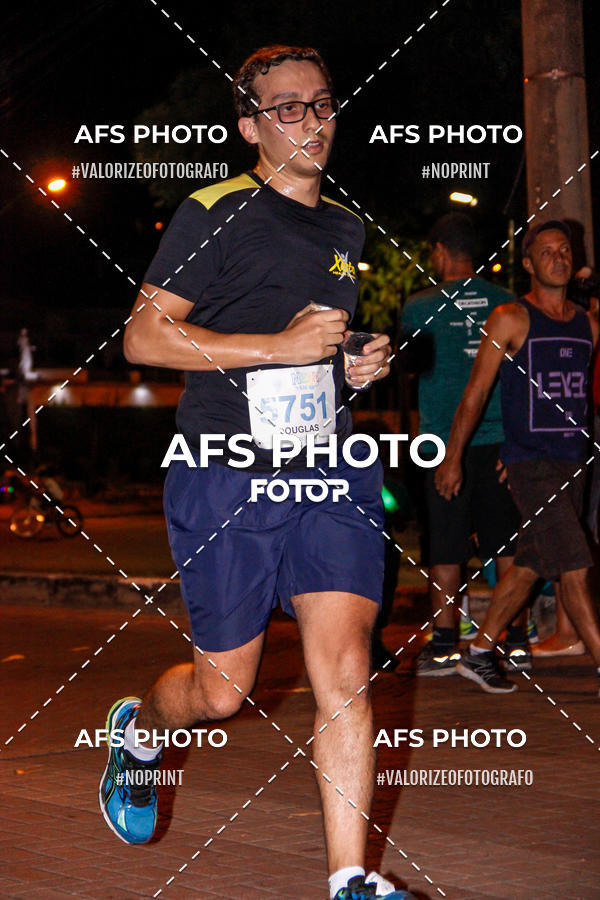 Buy your photos of the eventNeon Night Run 2019 - Belo Horizonte on Fotop