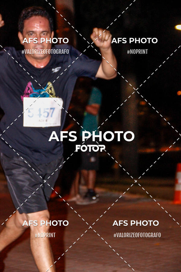 Buy your photos of the eventNeon Night Run 2019 - Belo Horizonte on Fotop