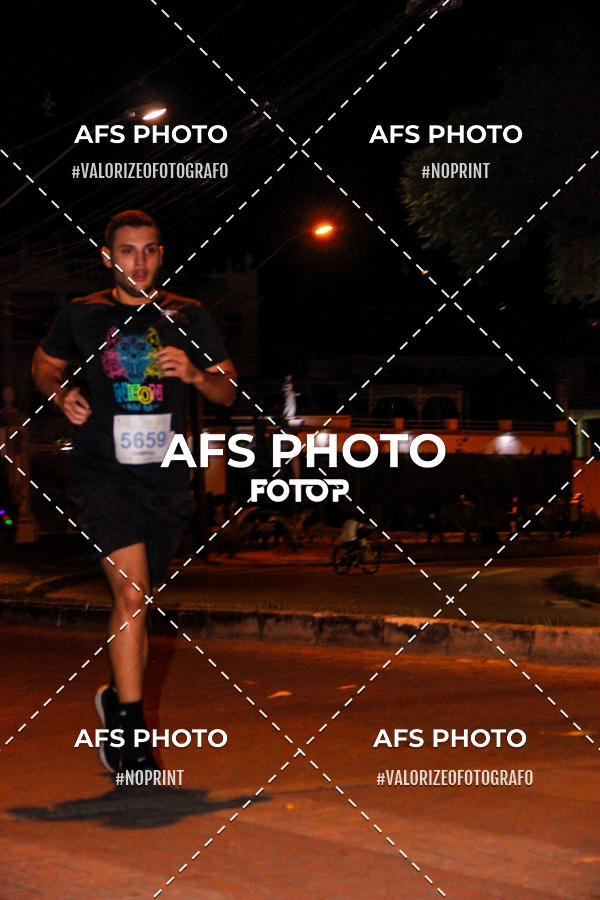 Buy your photos of the eventNeon Night Run 2019 - Belo Horizonte on Fotop