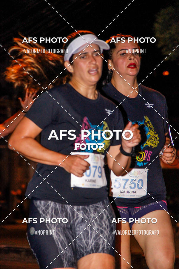Buy your photos of the eventNeon Night Run 2019 - Belo Horizonte on Fotop
