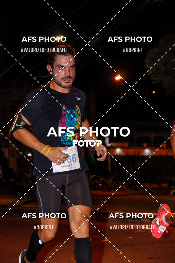 Buy your photos of the eventNeon Night Run 2019 - Belo Horizonte on Fotop