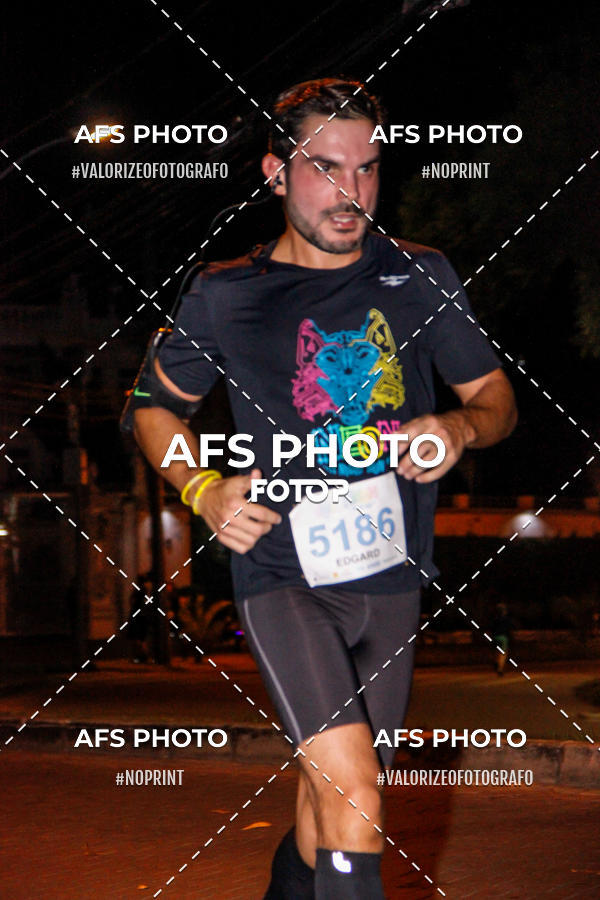 Buy your photos of the eventNeon Night Run 2019 - Belo Horizonte on Fotop