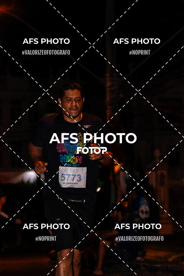 Buy your photos of the eventNeon Night Run 2019 - Belo Horizonte on Fotop