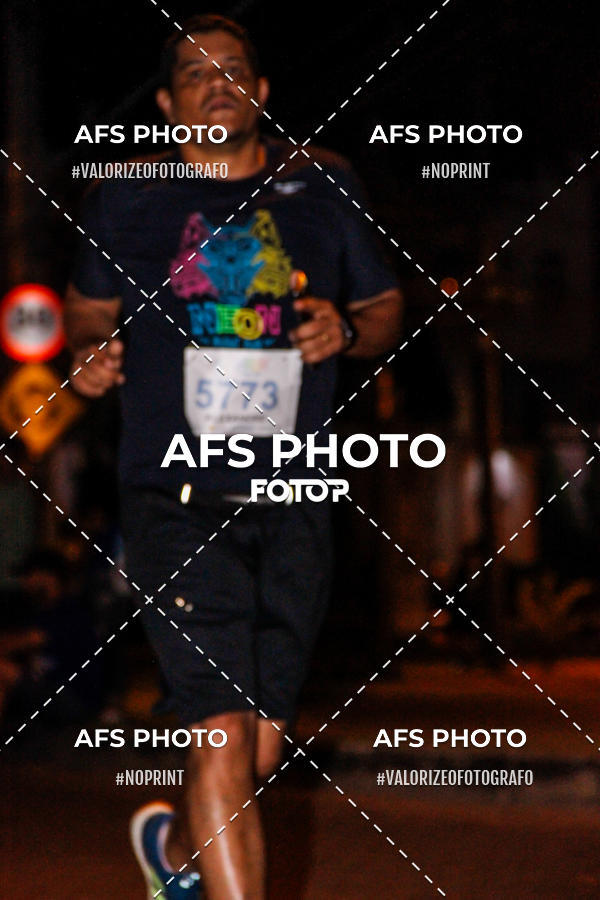 Buy your photos of the eventNeon Night Run 2019 - Belo Horizonte on Fotop