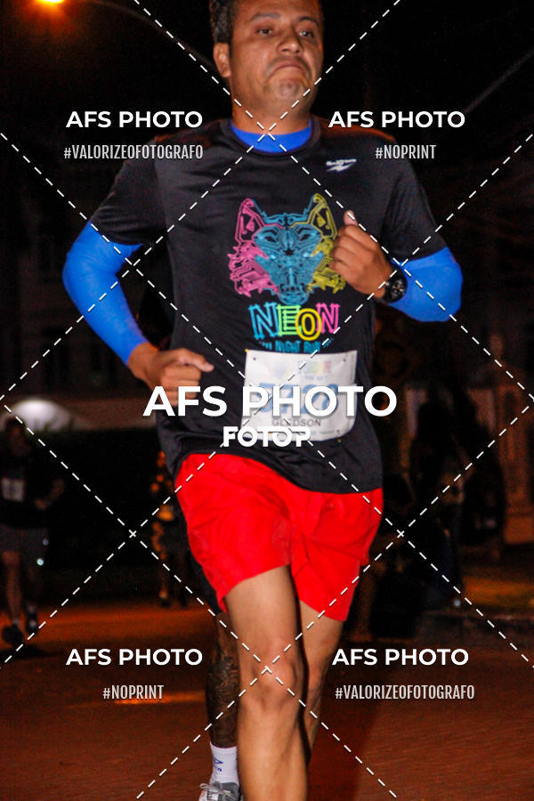 Acquista le foto dell'eventoNeon Night Run 2019 - Belo Horizonte in Fotop
