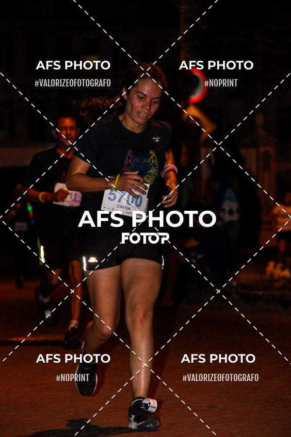 Achetez vos photos de l'vnementNeon Night Run 2019 - Belo Horizonte sur Fotop