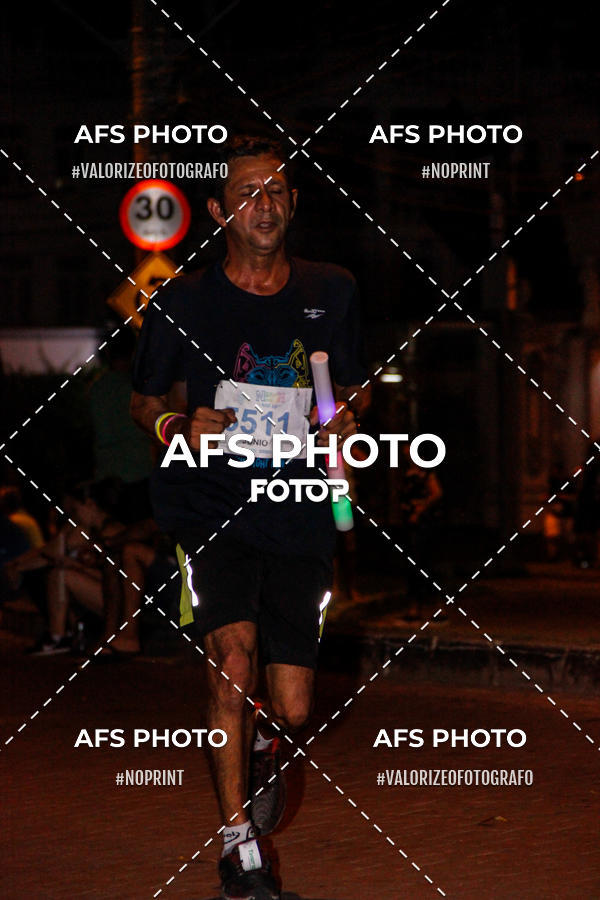 Achetez vos photos de l'vnementNeon Night Run 2019 - Belo Horizonte sur Fotop