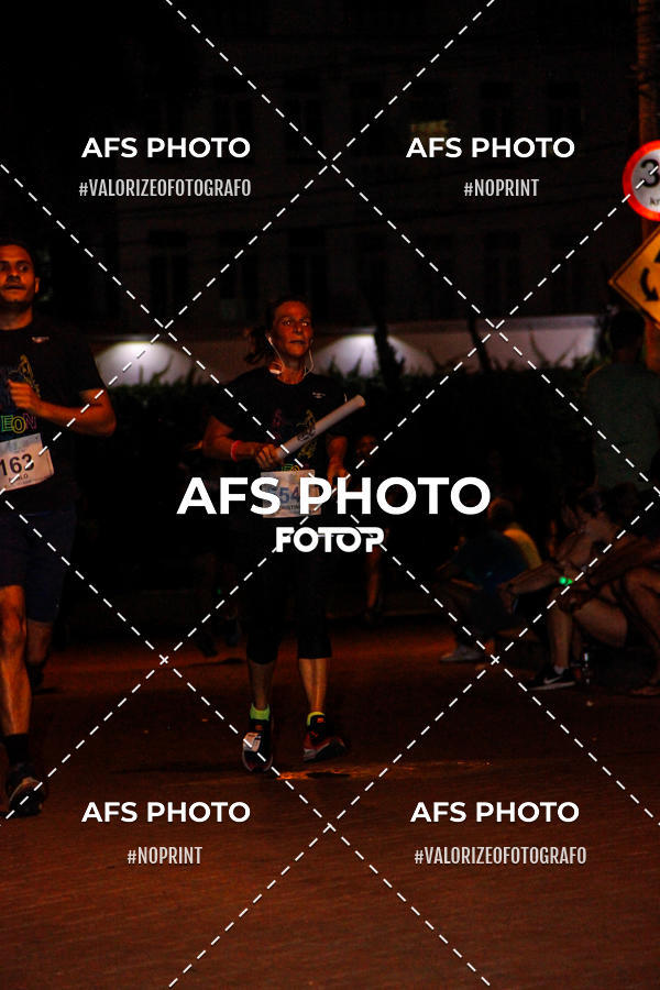 Achetez vos photos de l'vnementNeon Night Run 2019 - Belo Horizonte sur Fotop