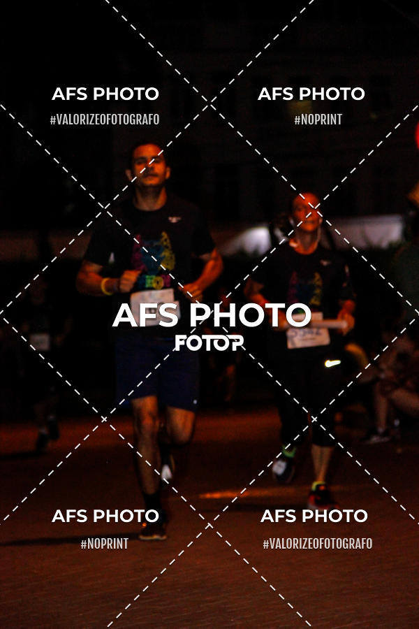 Achetez vos photos de l'vnementNeon Night Run 2019 - Belo Horizonte sur Fotop