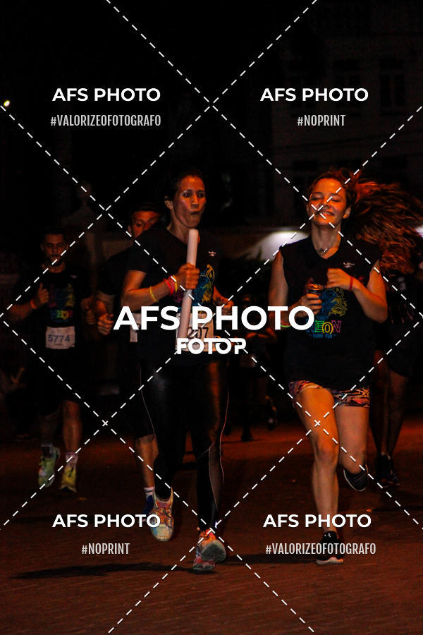 Achetez vos photos de l'vnementNeon Night Run 2019 - Belo Horizonte sur Fotop