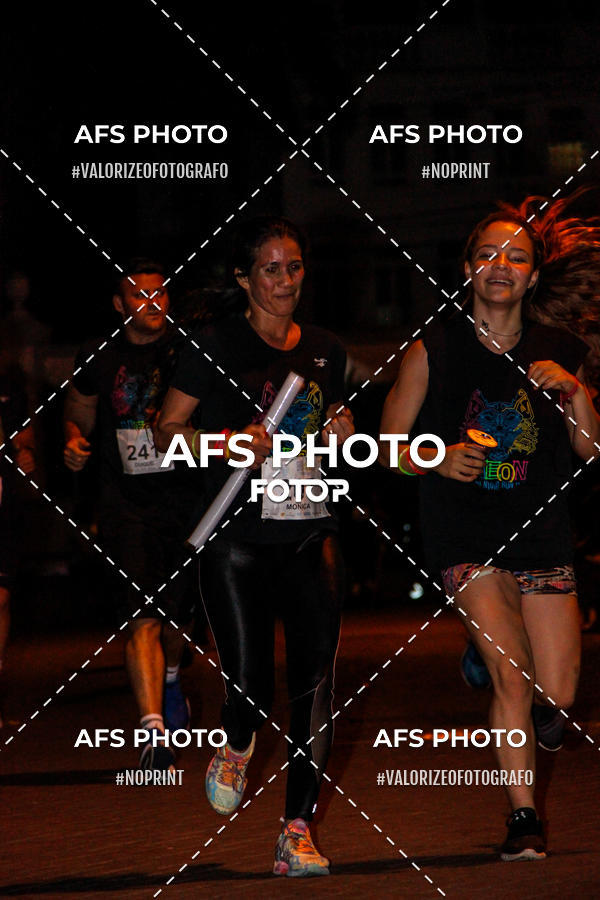 Achetez vos photos de l'vnementNeon Night Run 2019 - Belo Horizonte sur Fotop