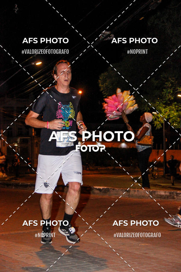 Achetez vos photos de l'vnementNeon Night Run 2019 - Belo Horizonte sur Fotop