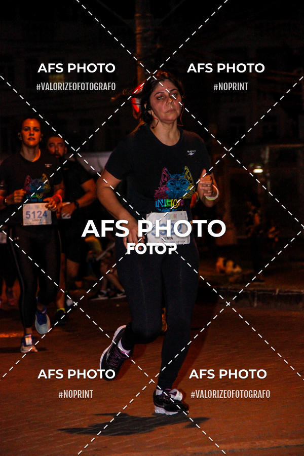 Achetez vos photos de l'vnementNeon Night Run 2019 - Belo Horizonte sur Fotop
