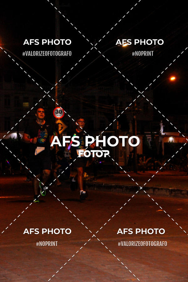 Compra tus fotos del eventoNeon Night Run 2019 - Belo Horizonte En Fotop