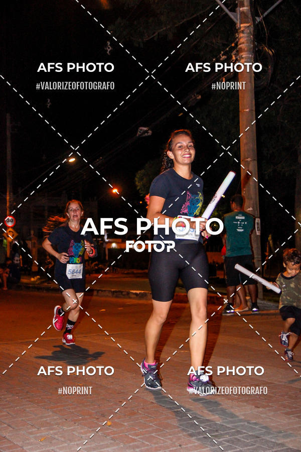 Compra tus fotos del eventoNeon Night Run 2019 - Belo Horizonte En Fotop