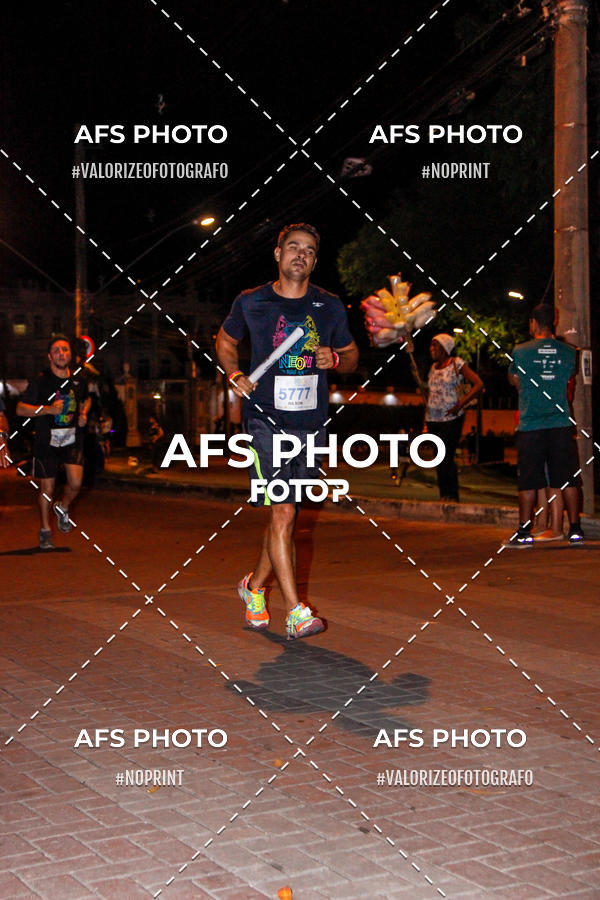 Buy your photos of the eventNeon Night Run 2019 - Belo Horizonte on Fotop