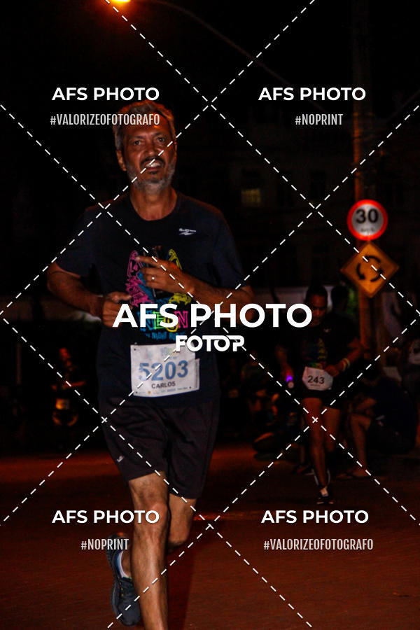 Buy your photos of the eventNeon Night Run 2019 - Belo Horizonte on Fotop