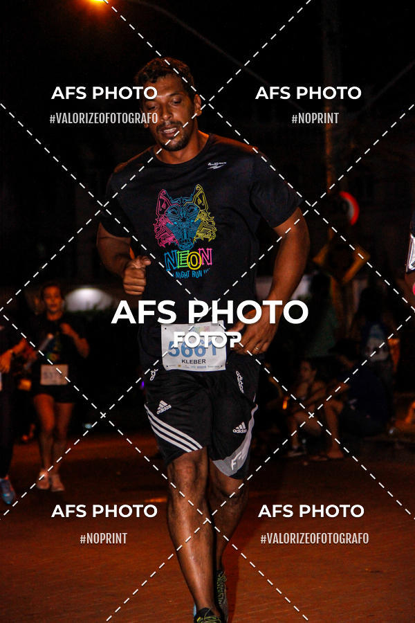 Buy your photos of the eventNeon Night Run 2019 - Belo Horizonte on Fotop