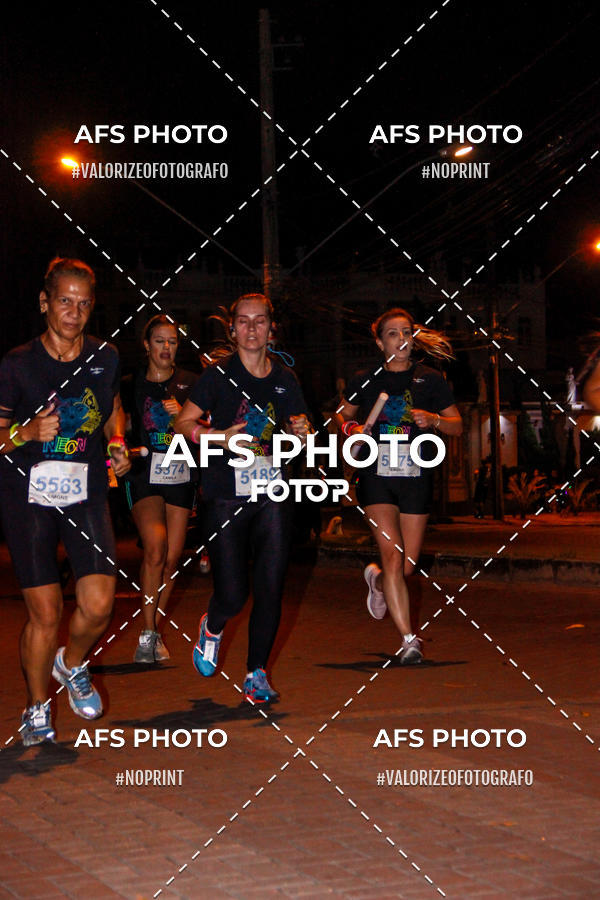 Buy your photos of the eventNeon Night Run 2019 - Belo Horizonte on Fotop